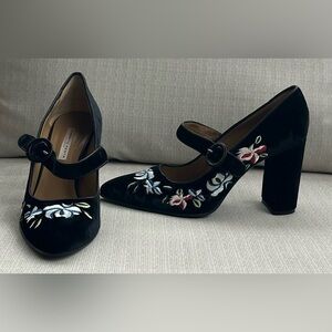 NWOB Roberto Festa Black Velvet Embroidered Mary Jane Heels, size 10 (EU 41)